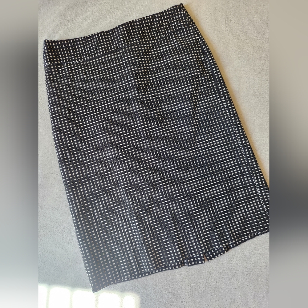 Banana Republic Black and White Geo Print Pencil Skirt Petite 00P